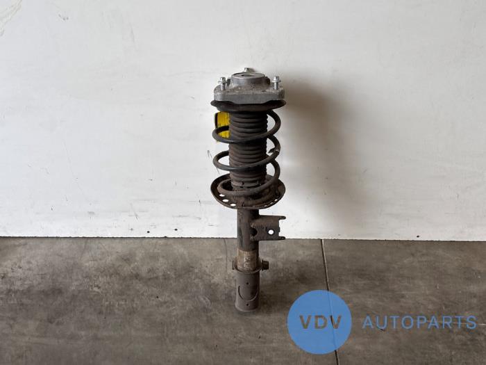 Fronts shock absorber, left Mercedes GLA