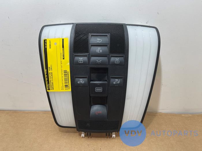 Oswietlenie wewnetrzne przód Mercedes E-Klasse