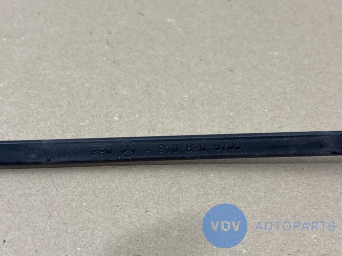 Scheibenwischerarm vorne Mercedes Sprinter