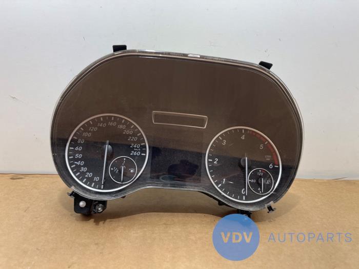 Tacho - Kombiinstrument KM Mercedes B-Klasse