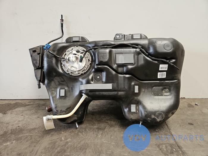 Réservoir de carburant Mercedes CLA