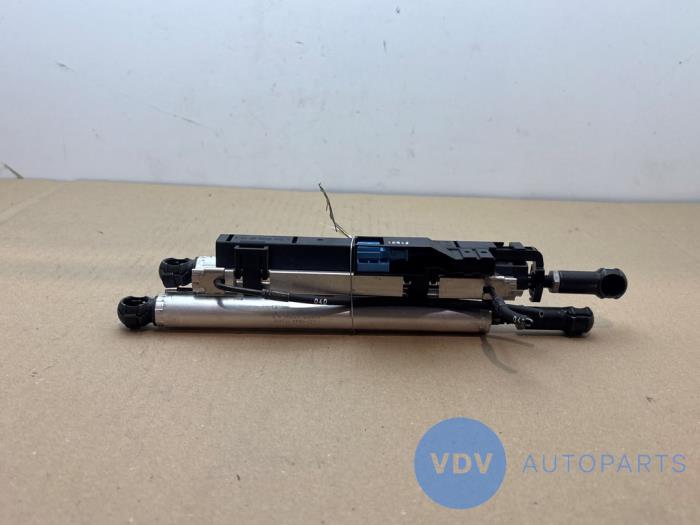 Zestaw amortyzatorów gazowych tylnej klapy Mercedes SLK