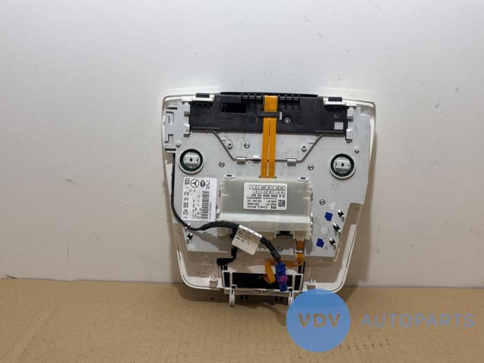 Oswietlenie wewnetrzne przód Mercedes C-Klasse