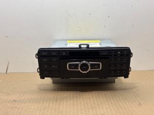 Gebruikte Radio Mercedes SLK (R172) 1.8 200 16V BlueEFFICIENCY Prijs € 211,75 Inclusief btw aangeboden door Autoparts Van De Velde