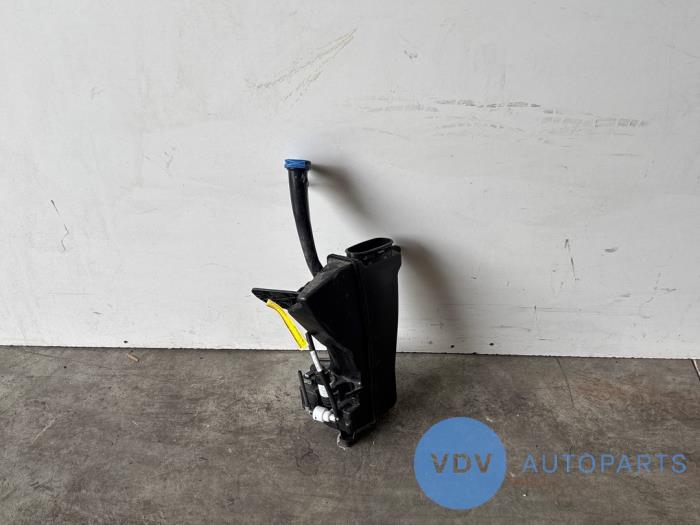 Front windscreen washer reservoir Mercedes C-Klasse
