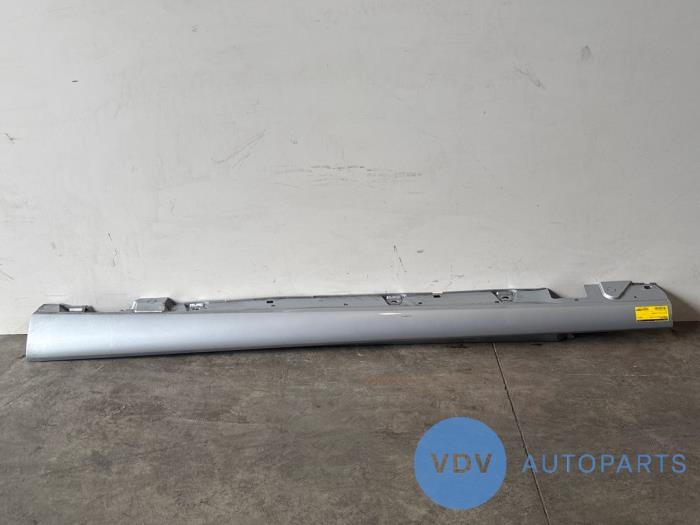 Sill, left Mercedes C-Klasse