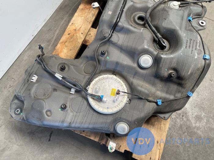 Krafstofftank Mercedes GLE