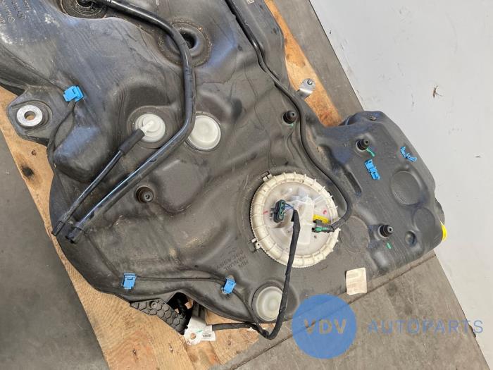 Krafstofftank Mercedes GLE