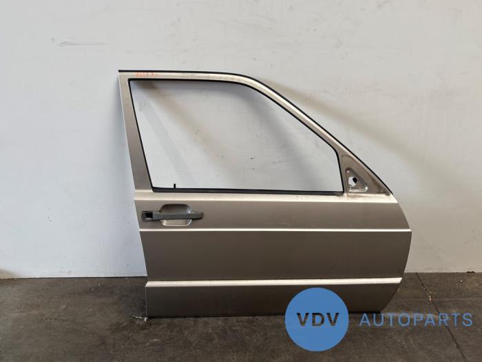 Door 4-door, front left Mercedes 190E/D