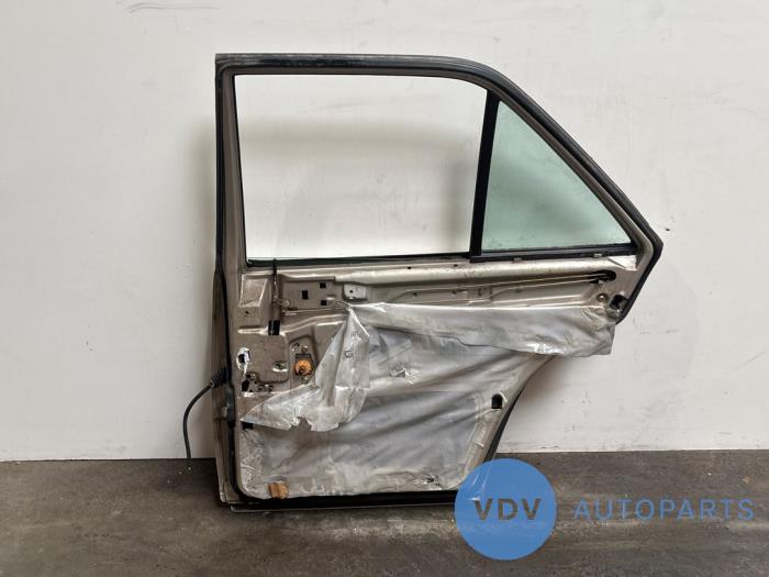 Portière 4portes arrière droite Mercedes 190E/D