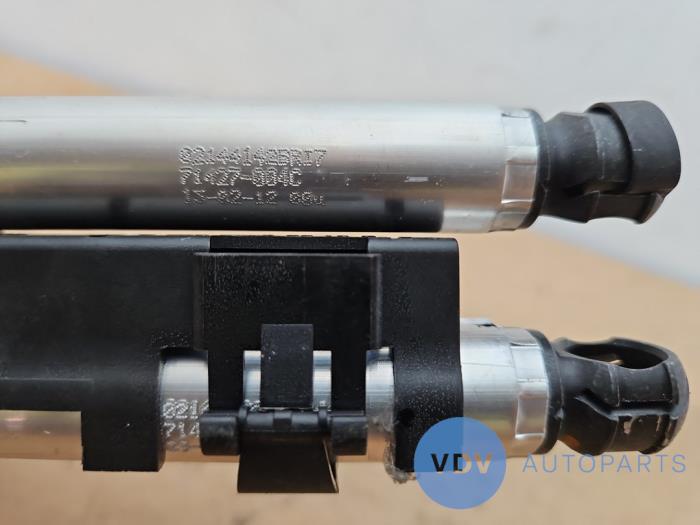 Zestaw amortyzatorów gazowych tylnej klapy Mercedes SLK