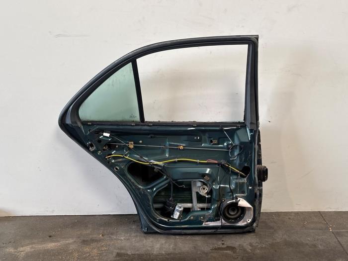 Puerta de 4 puertas izquierda detrás Mercedes E-Klasse