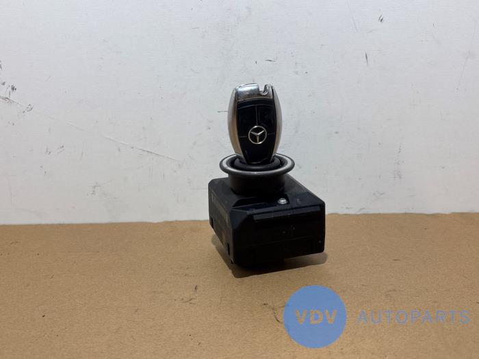 Ignition lock + computer Mercedes C-Klasse