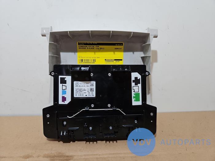 Oswietlenie wewnetrzne przód Mercedes B-Klasse