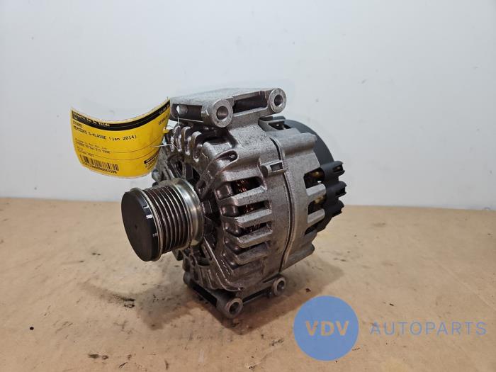 Dynamo Mercedes S-Klasse