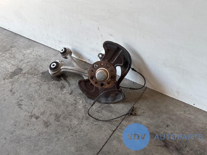 Knuckle, front right Mercedes SLK