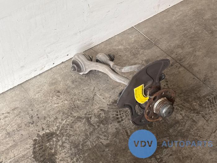 Knuckle, front right Mercedes SLK