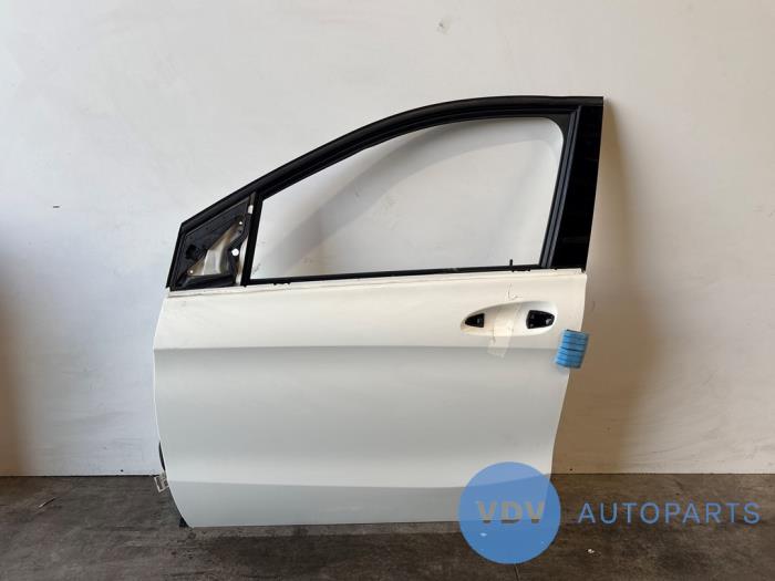 Portier 4Deurs links-voor Mercedes B-Klasse
