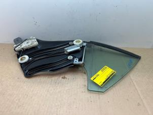 Gebruikte Extra Ruit 2Deurs links-achter Mercedes SLK (R171) 1.8 200 K 16V Prijs € 151,25 Inclusief btw aangeboden door Autoparts Van De Velde