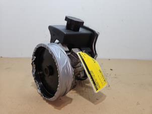 Gebruikte Stuurpomp Mercedes CLK (R209) 1.8 200 K 16V Prijs € 90,75 Inclusief btw aangeboden door Autoparts Van De Velde