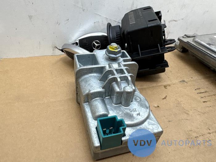 Ignition lock + computer Mercedes C-Klasse