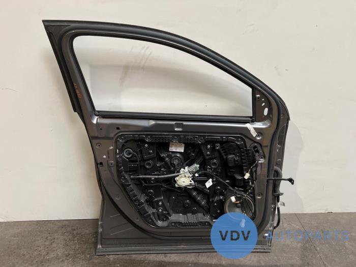 Door 4-door, front left Mercedes GLA