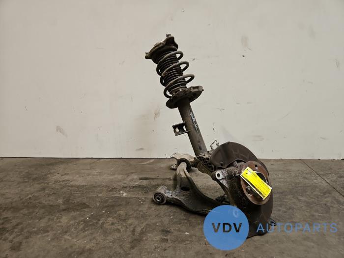 Fusee links-voor Mercedes GLA