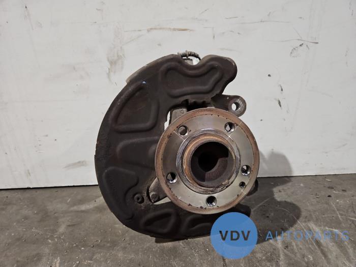 Fusee links-voor Mercedes Vito