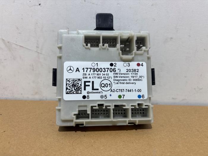 Module verrouillage central des portes Mercedes CLA
