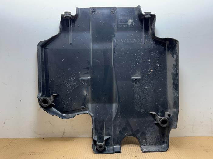 Abdeckblech Motor Mercedes Vito