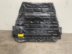 Gebruikte Beschermplaat bodem Mercedes Viano (639) 2.2 CDI 16V 4x4 Prijs € 108,90 Inclusief btw aangeboden door Autoparts Van De Velde