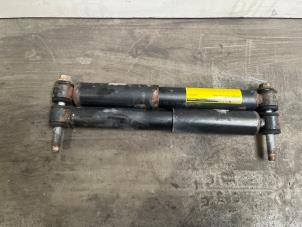 Gebruikte Schokbreker set Mercedes Viano (639) 2.2 CDI 16V 4x4 Prijs € 48,40 Inclusief btw aangeboden door Autoparts Van De Velde