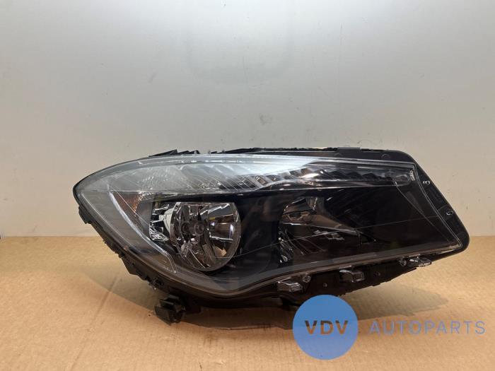 Reflektor prawy Mercedes CLA