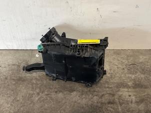 Gebruikte Luchtfilterhuis Mercedes Vito (447.6) 2.0 114 CDI 16V Prijs € 60,50 Inclusief btw aangeboden door Autoparts Van De Velde