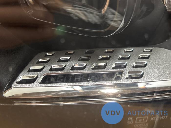 Headlight, left Mercedes C-Klasse