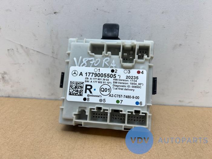 Module verrouillage central des portes Mercedes CLA