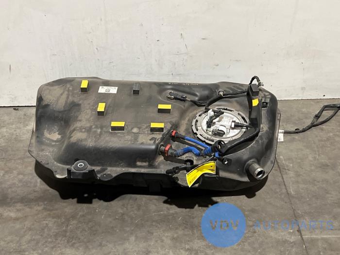 Réservoir de carburant Mercedes GLA
