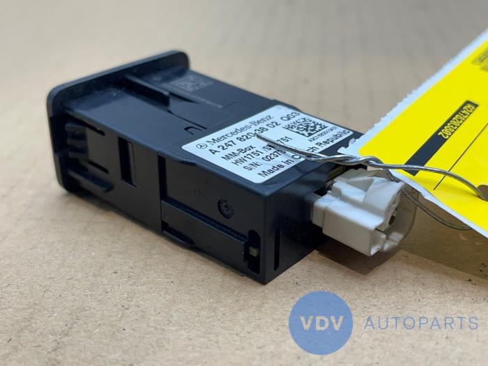 Multimedia Anschluss Mercedes B-Klasse