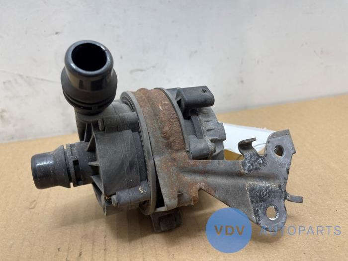 Pompe à eau Mercedes C-Klasse