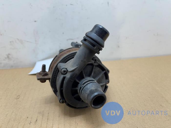 Pompe à eau Mercedes C-Klasse
