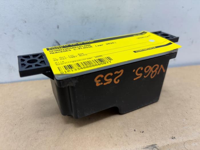 Régulateur de tension Mercedes C-Klasse