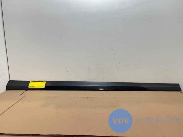 Listwa ozdobna Mercedes C-Klasse