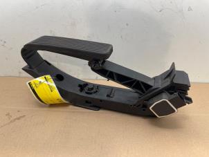 Gebruikte Gaspedaal Mercedes CL (216) 5.5 CL-550 V8 32V Prijs € 60,50 Inclusief btw aangeboden door Autoparts Van De Velde