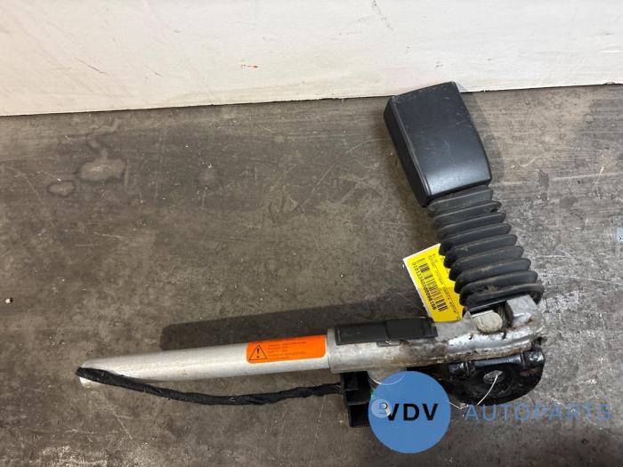 Wtyk pasa bezpieczenstwa prawy tyl Mercedes CLK