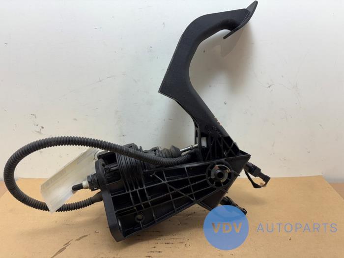 Pédale embrayage Mercedes Vito