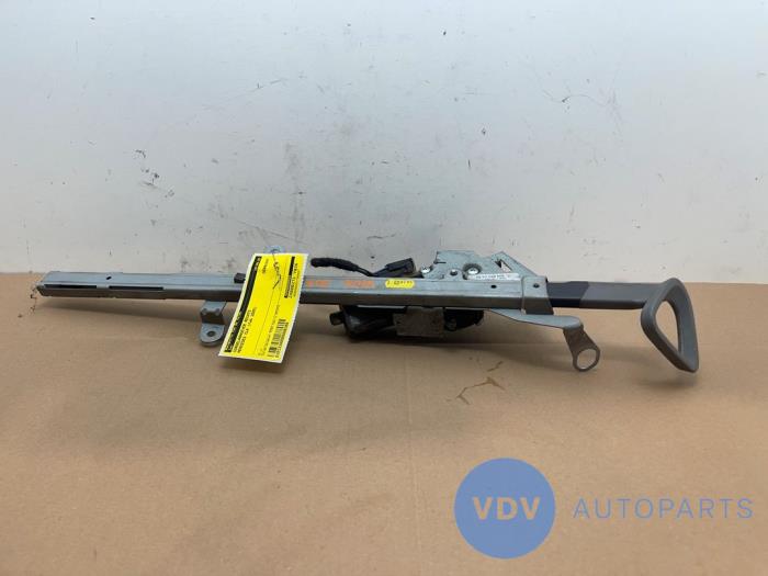 Podajnik pasa prawy Mercedes CLK