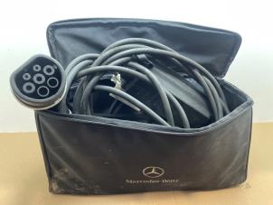 Gebruikte Oplaadkabel hybride Mercedes A (177.0) 1.3 A-250 e Turbo 16V Prijs € 242,00 Inclusief btw aangeboden door Autoparts Van De Velde