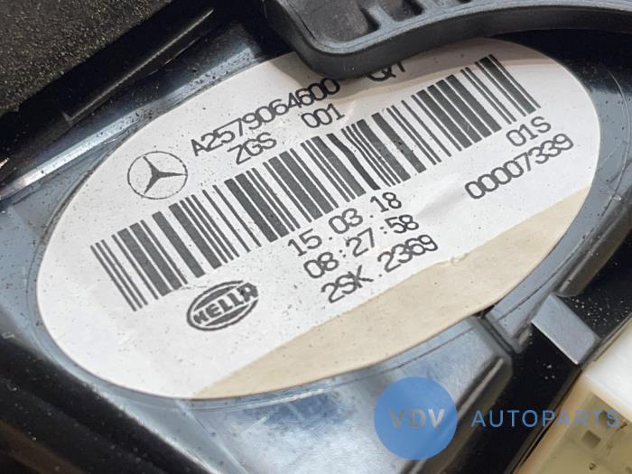 Taillight, left Mercedes CLS-Klasse