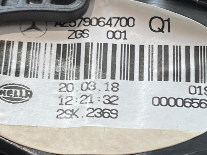Luz trasera derecha Mercedes CLS-Klasse