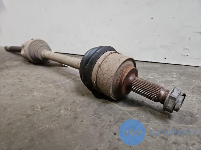 Os napedowa prawy przód Mercedes Vito